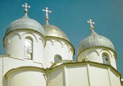Сколько куполов имеет Софийский собор в Киеве