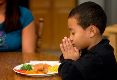как молиться перед едой