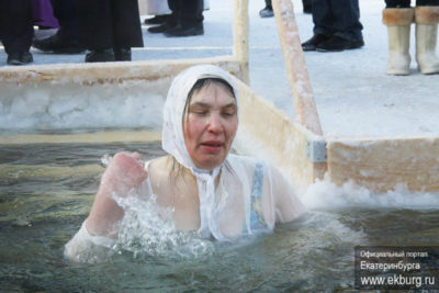 Когда надо набирать святую воду на Крещение