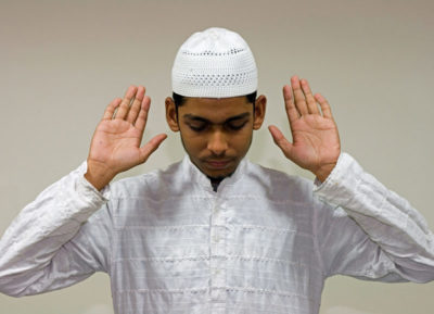 Куда надо молиться мусульманам